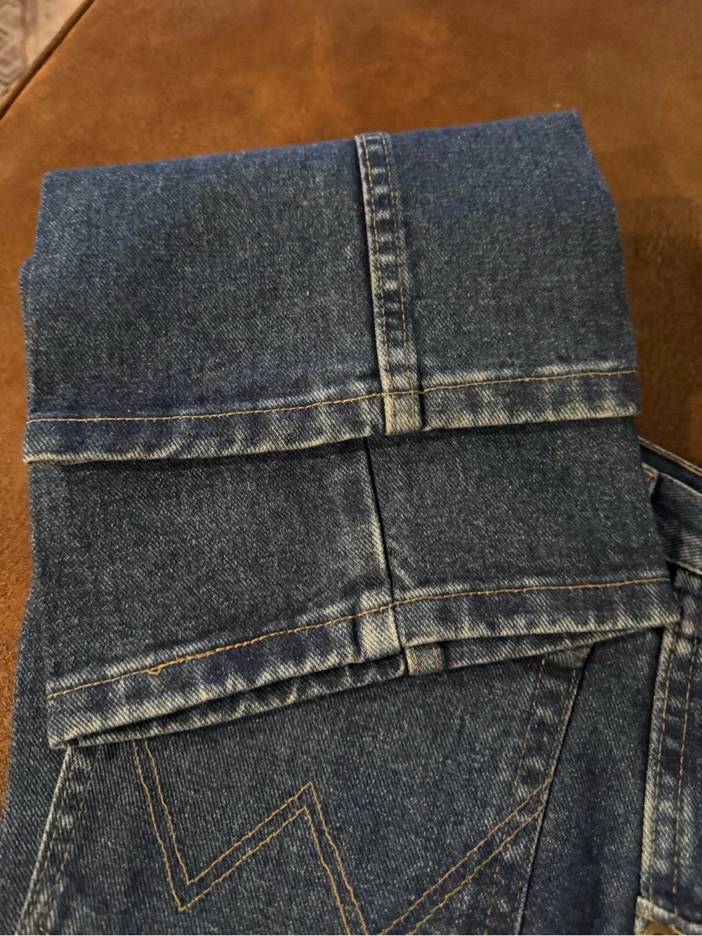 Men’s Wrangler Rugged Wear Medium Blue Straight Leg Jeans Sz 36 x 32 Like New!